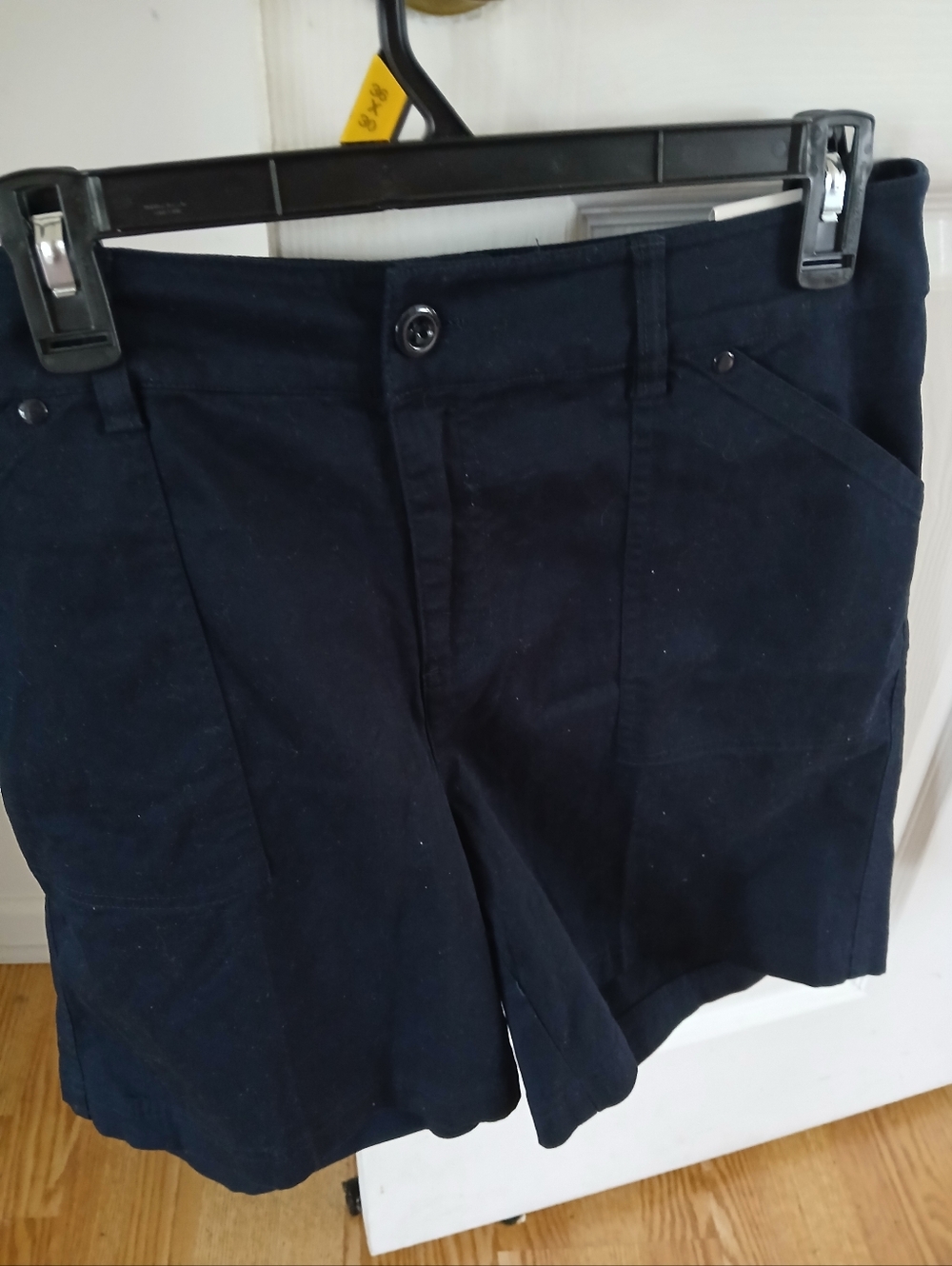 Christ.Banks Shorts Womens 12 Black Front Rear Pockets Zip Button NWT Modern Fit